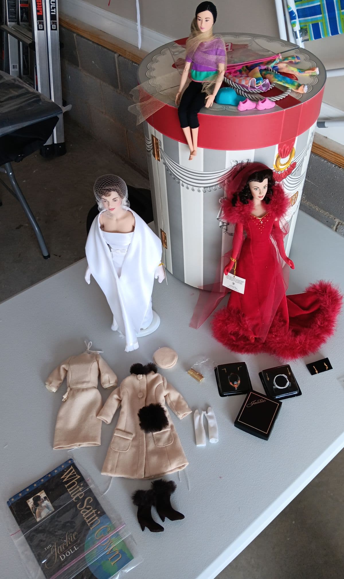 Garage Sale! — photo 3